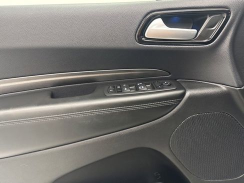 Used 2023 Dodge Durango SXT Launch Edition image 9