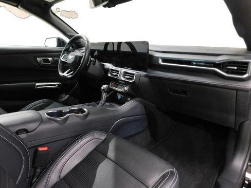 Used 2025 Ford Mustang GT Premium RWD image 84