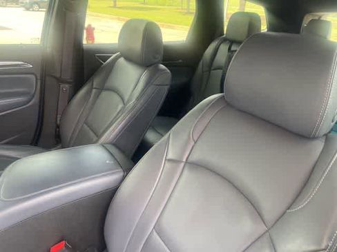 Used 2024 Buick Enclave Premium image 6