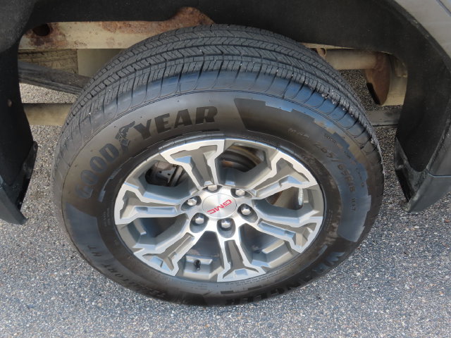 Used 2020 GMC Sierra 1500 SLE w/ SLE Value Package AWD/4WD image 16
