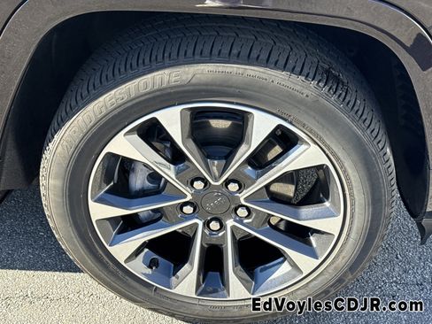 Used 2023 Jeep Grand Cherokee L Overland w/ Rear Seat Video Group I image 16