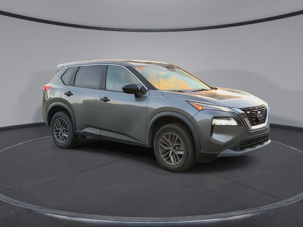 Used 2023 Nissan Rogue S FWD image 2