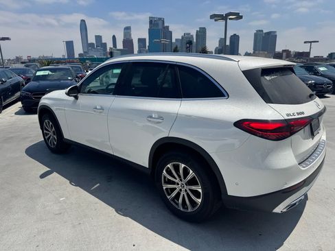 Certified 2026 Mercedes-Benz GLC 300 image 4