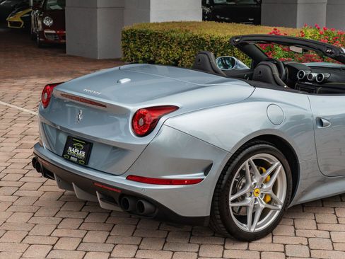 Used 2016 Ferrari California T RWD image 59