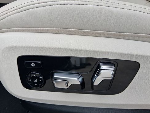 Used 2026 BMW X5 xDrive40i w/ Executive Package AWD/4WD image 15