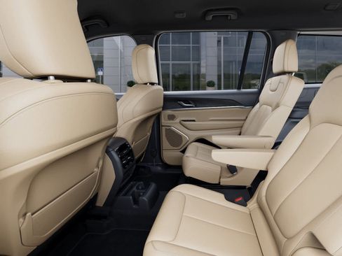 New 2026 Jeep Grand Cherokee L Limited image 23