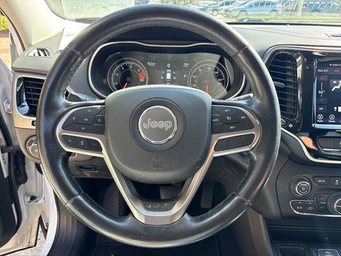 Used 2020 Jeep Cherokee Limited image 17