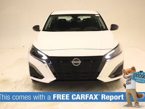 Used 2025 Nissan Altima 2.5 SV FWD image 2