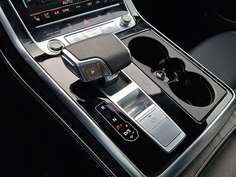 Used 2023 Audi Q8 Prestige image 16