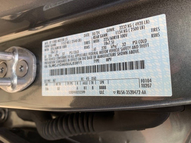 Certified 2025 Lincoln Corsair AWD w/ Equipment Group 101A image 28