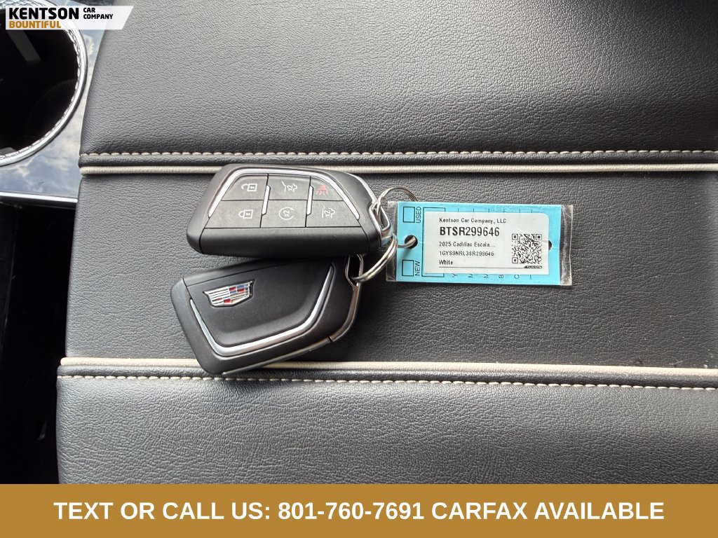 Used 2025 Cadillac Escalade ESV Sport w/ LPO, ONYX Package AWD/4WD image 39