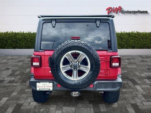 Used 2019 Jeep Wrangler Unlimited Sahara AWD/4WD image 9