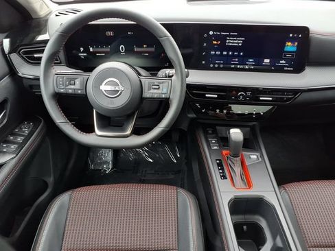 Used 2026 Nissan Kicks SR w/ SR Premium Package FWD image 11