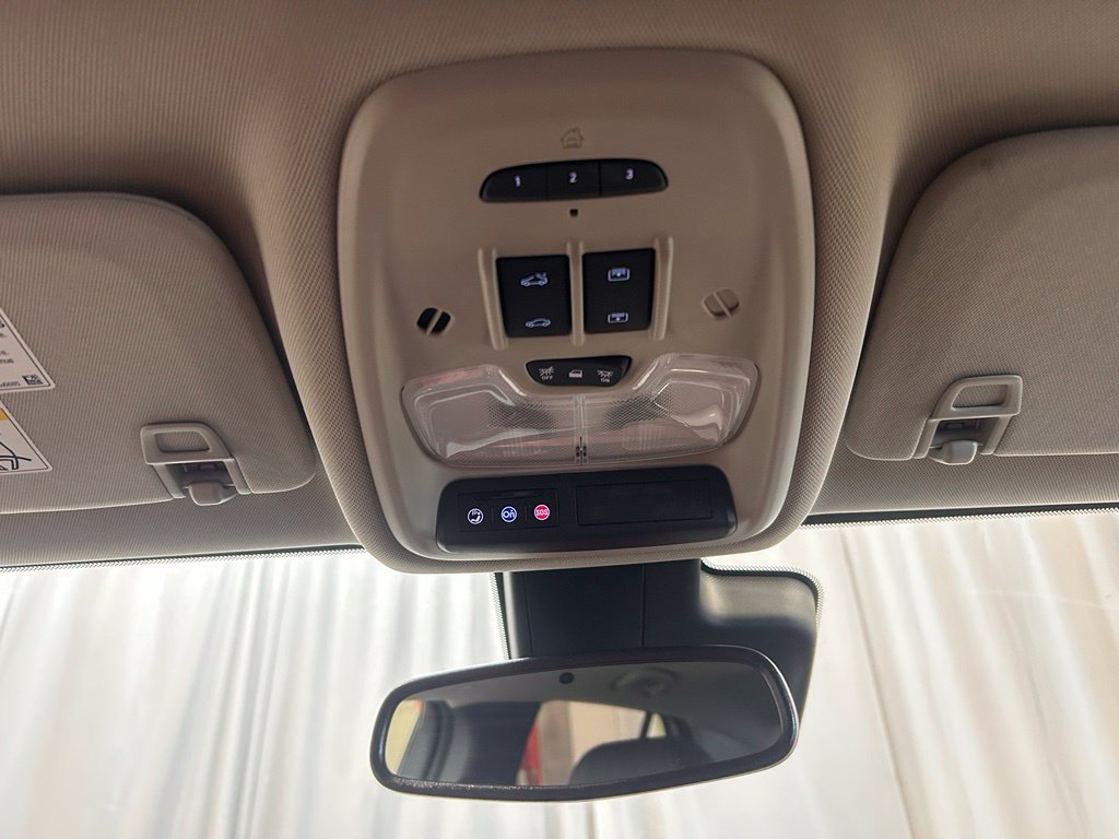 Used 2023 Buick Encore GX Essence w/ Experience Buick Package FWD image 18