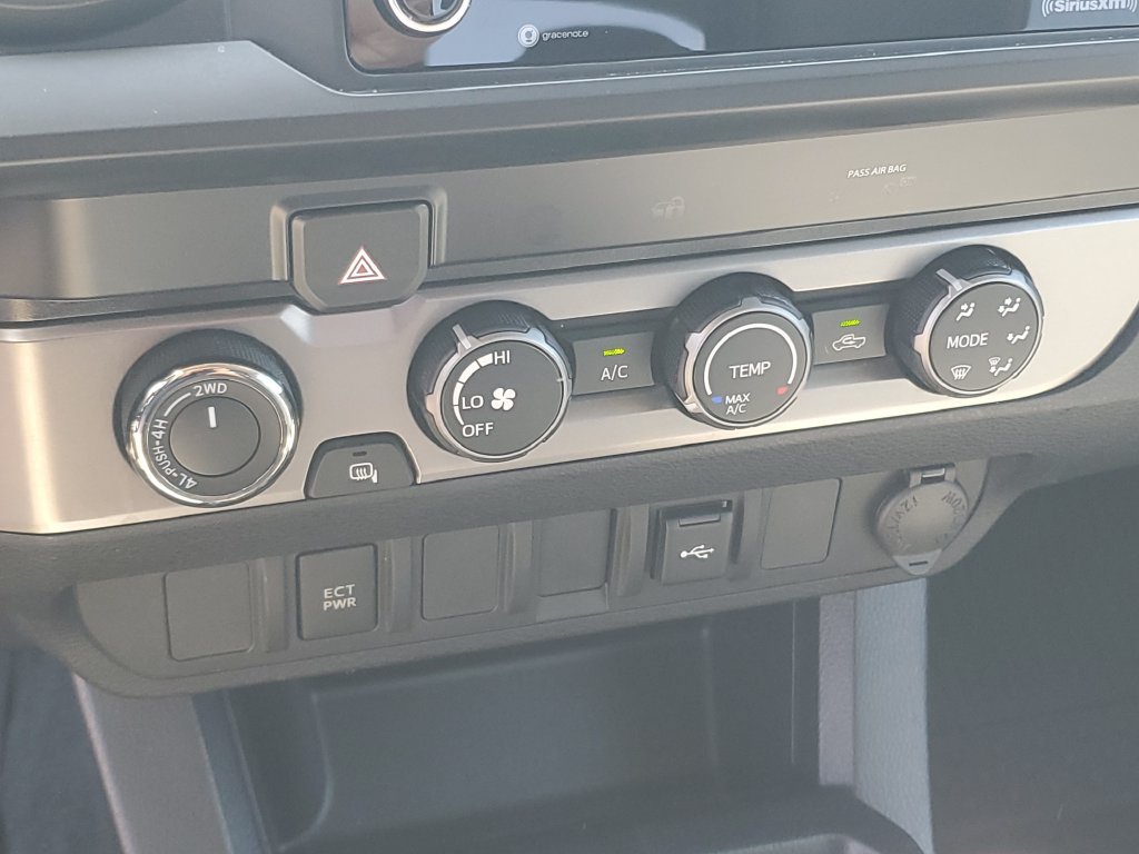 Used 2020 Toyota Tacoma SR AWD/4WD image 18