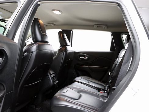 Used 2016 Jeep Cherokee Trailhawk w/ Leather Interior Group image 12