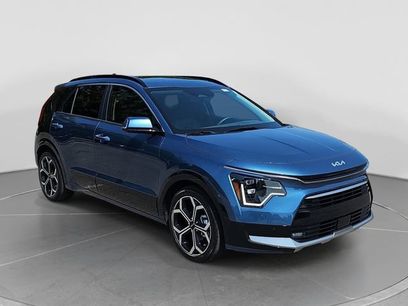 Used 2024 Kia Niro SX Touring