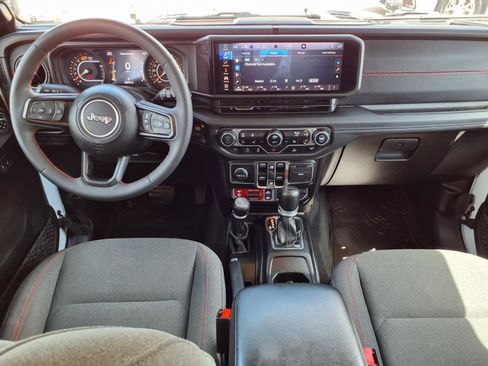 Used 2024 Jeep Wrangler Unlimited Rubicon w/ Convenience Group AWD/4WD image 5