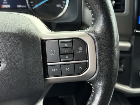 Used 2024 Ford Expedition XLT RWD image 19