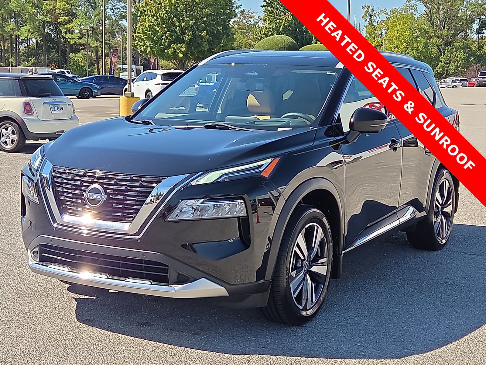 Used 2023 Nissan Rogue Platinum w/ Platinum Premium Package FWD image 2