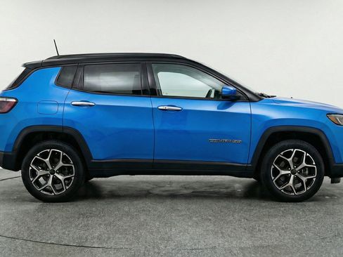 Used 2025 Jeep Compass Limited AWD/4WD image 11