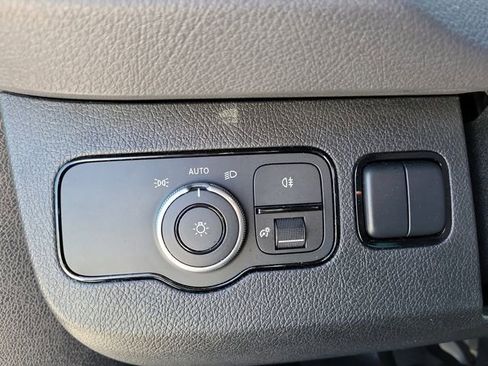 Used 2024 Mercedes-Benz Sprinter 2500 image 23