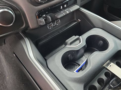 Used 2021 RAM 1500 Big Horn RWD image 16