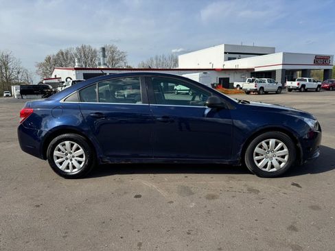 Used 2011 Chevrolet Cruze LS w/ Connectivity Package FWD image 6