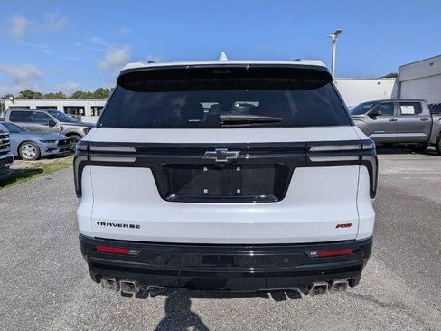 Used 2026 Chevrolet Traverse RS FWD image 4