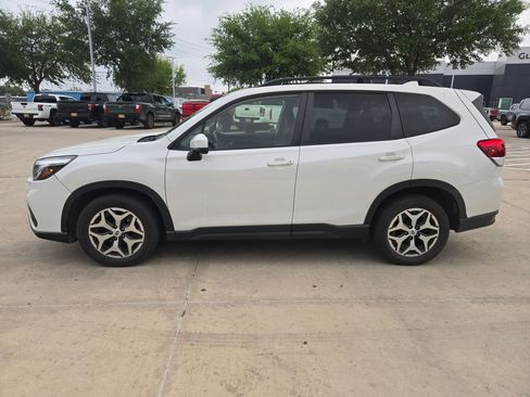 Used 2020 Subaru Forester Premium image 6