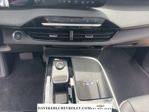 Used 2025 Buick Enclave Sport Touring w/ Power Package AWD/4WD image 18