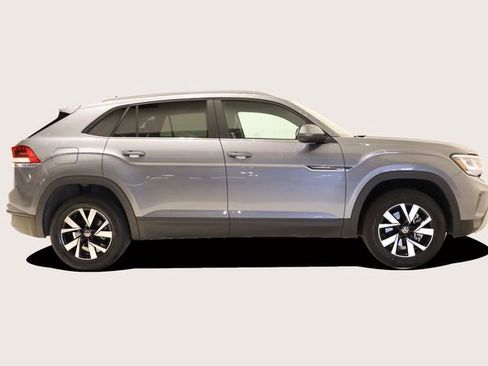 Used 2023 Volkswagen Atlas Cross Sport SE AWD/4WD image 4
