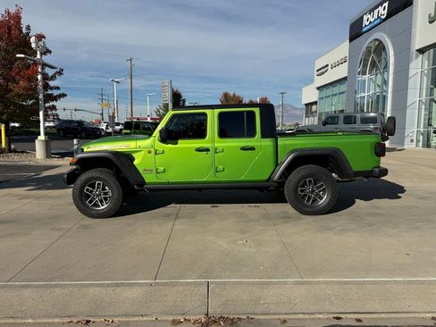 New 2025 Jeep Gladiator Mojave w/ Convenience Group image 11
