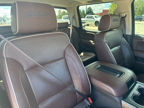 Used 2018 Chevrolet Silverado 1500 High Country AWD/4WD image 27