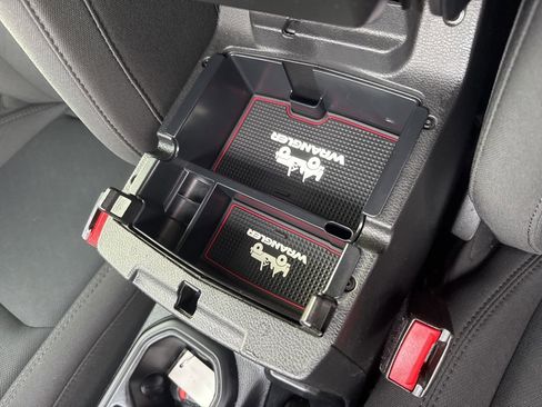 Used 2022 Jeep Wrangler Unlimited Sport image 41