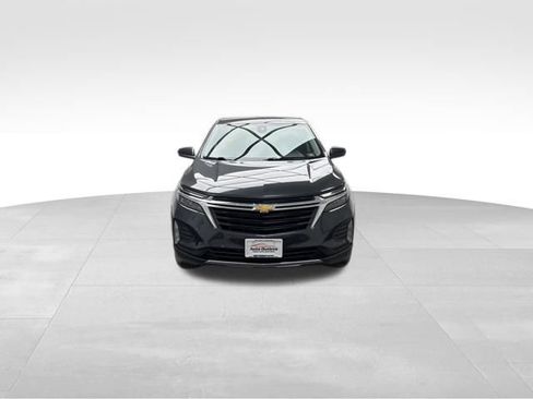 Used 2022 Chevrolet Equinox LT image 2
