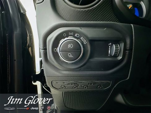 New 2025 Jeep Gladiator Mojave w/ Safety Group image 28