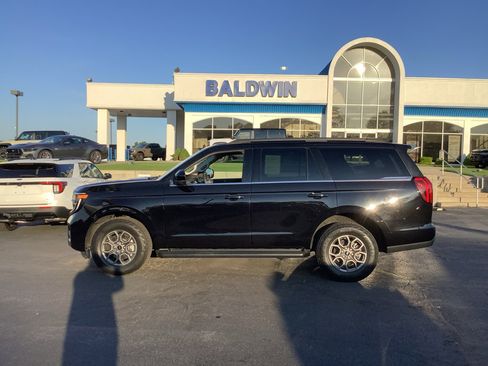 Used 2025 Ford Expedition Active AWD/4WD image 4