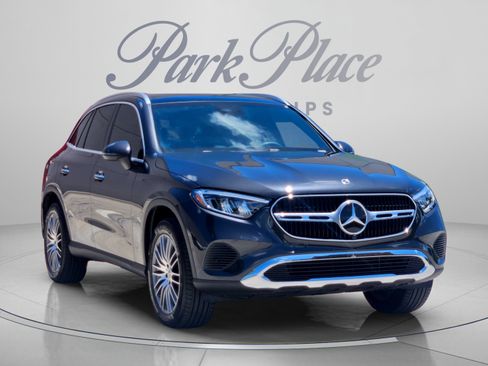 Certified 2026 Mercedes-Benz GLC 300 image 4