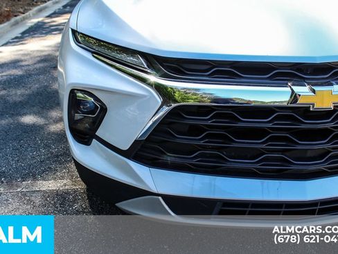 Used 2025 Chevrolet Blazer LT FWD image 12