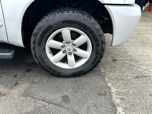 Used 2012 Nissan Titan SV image 19