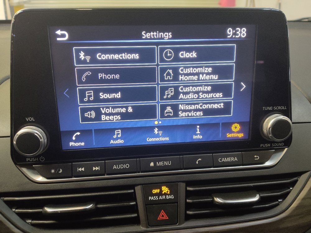 Used 2025 Nissan Altima 2.5 SV FWD image 25
