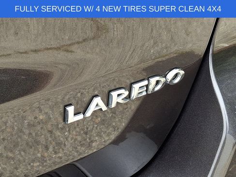 Used 2021 Jeep Grand Cherokee Laredo AWD/4WD image 31