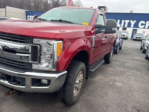 Used 2017 Ford F250 XLT w/ XLT Value Package image 4