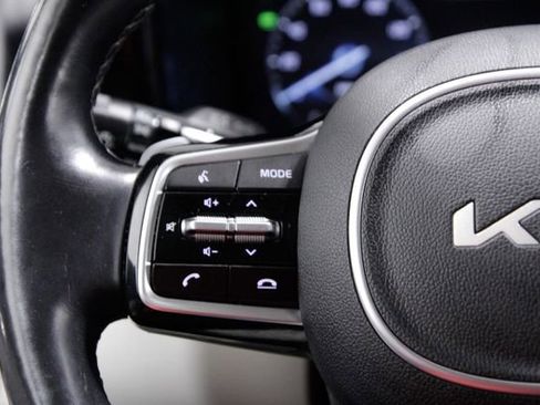 Used 2022 Kia Sorento SX Prestige w/ Panoramic Sunroof Package image 29