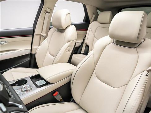 New 2026 Genesis GV70 2.5T Advanced AWD/4WD image 19