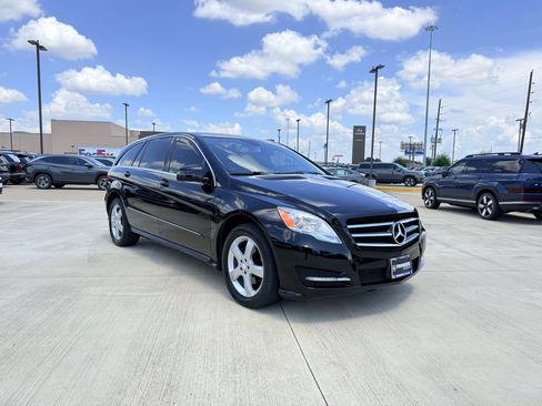Used 2012 Mercedes-Benz R 350 BlueTEC 4MATIC image 3