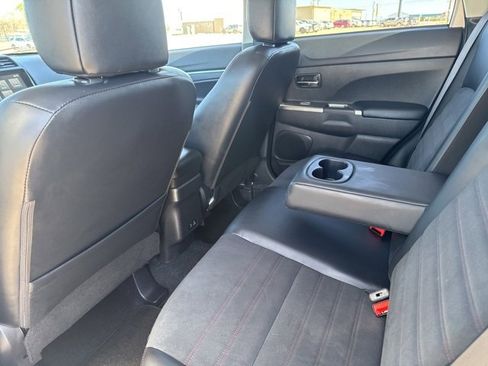 Used 2025 Mitsubishi Outlander Sport SE image 21