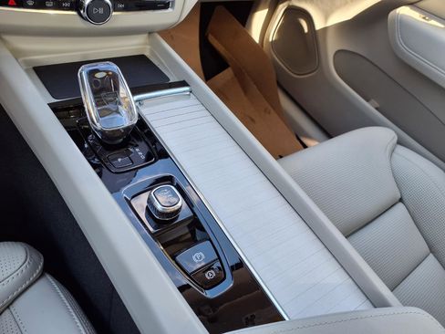 New 2026 Volvo XC60 B5 Ultra w/ Protection Package image 14