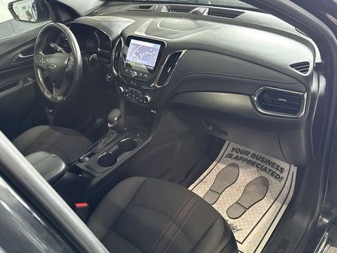 Used 2022 Chevrolet Equinox RS w/ Infotainment Package image 29